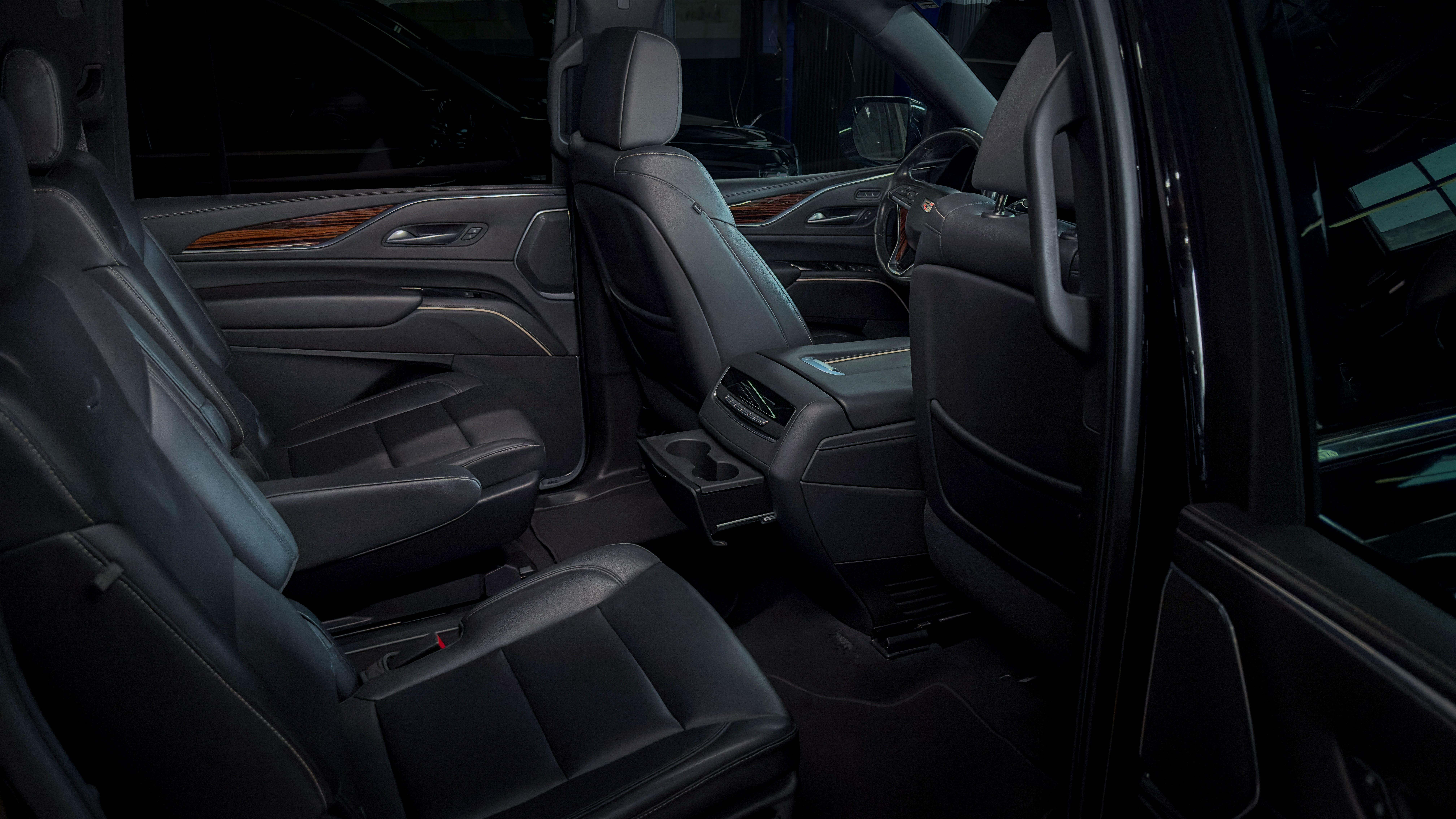 Cadillac Escalade Interior 2